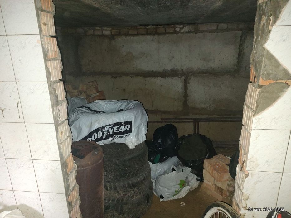 Гараж Здам Сирець Ризька 73 АГК Явір Цегляний 320х570см є підвал сухий