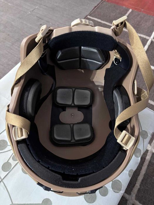 Capacete tan com ajuste de tamanho