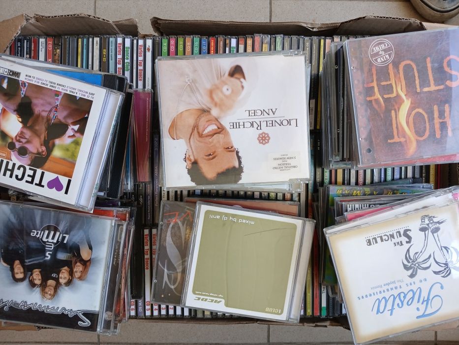 CDs Música variada coleção pessoal mais de 2000
