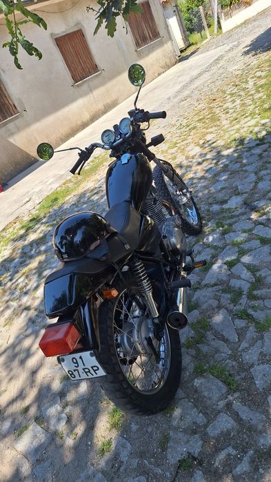 Mota Yamanha SR250