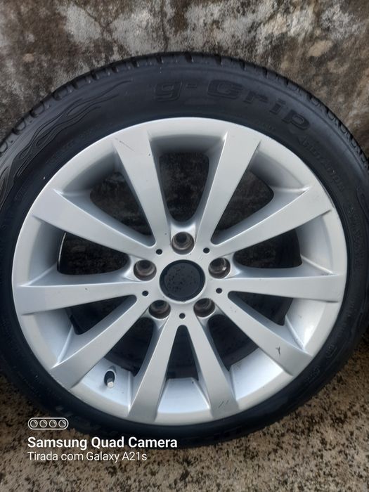 Vendo jantes bmw originais 17 com uns pequenos riscos