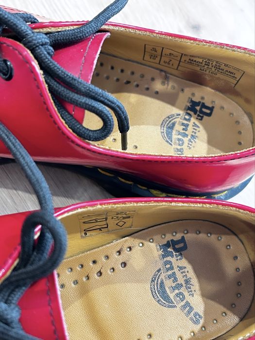 Червоні берци DR. MARTENS