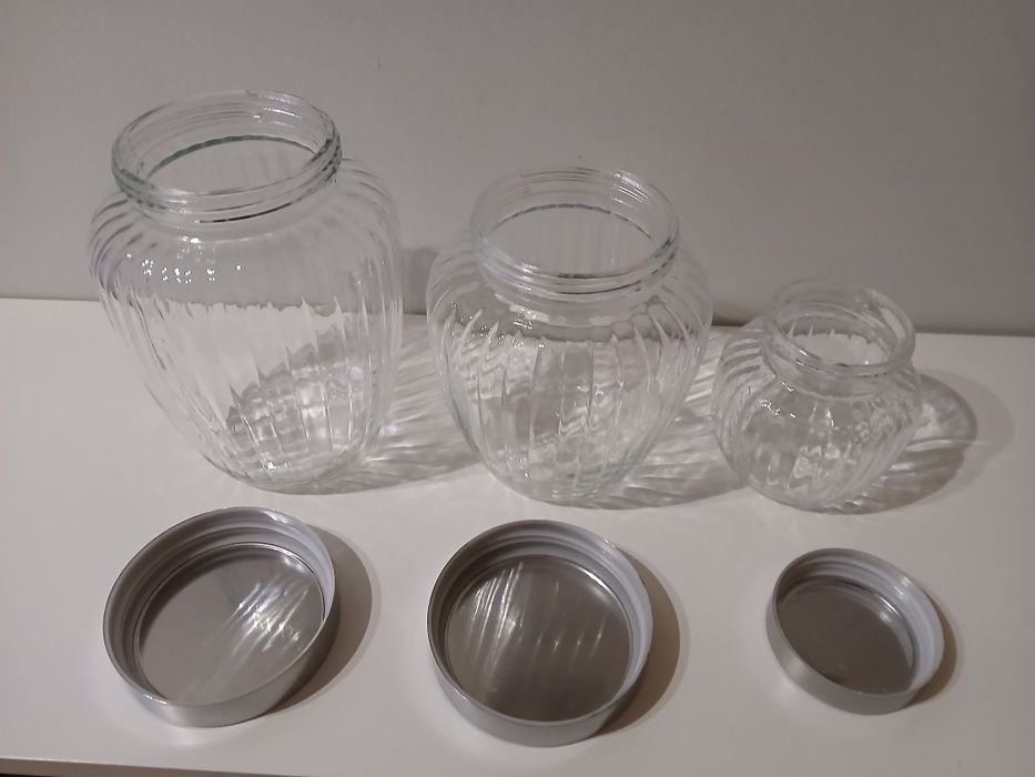 Frascos de vidro funcionais e decorativos