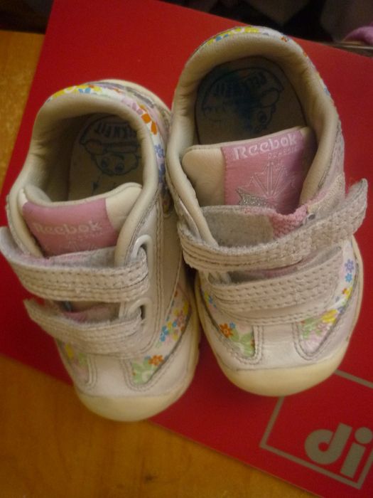 Ténis Reebok de bebé menina nº 19.5, sola rija Bom Estado