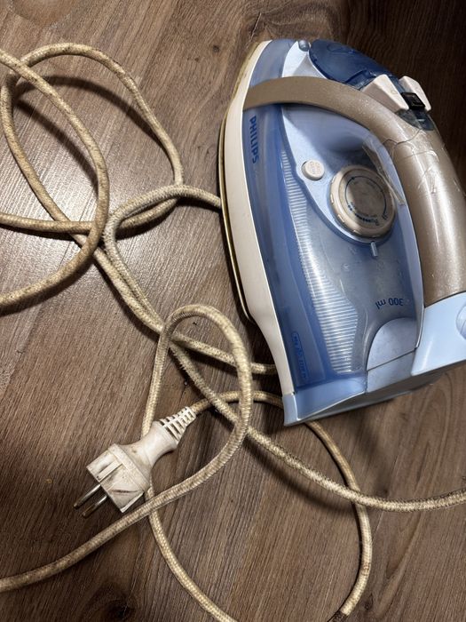 Продам праску Philips SteamGlide GC 3320