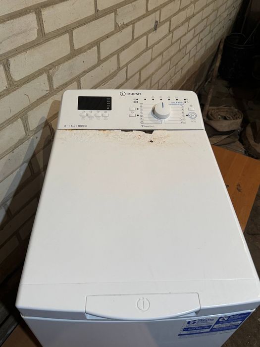 Пральна машина Indesit вертикальна