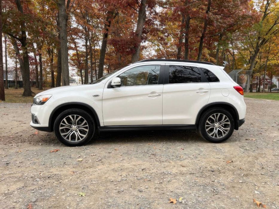 Mitsubishi Outlander Sport      2017