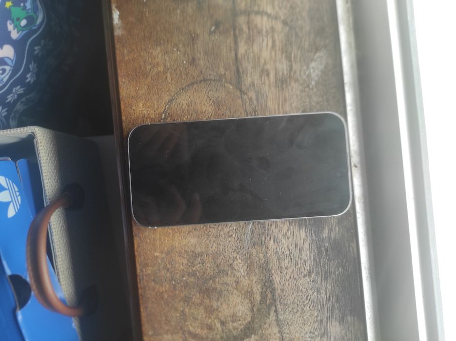 iPhone 16 pro quase novo