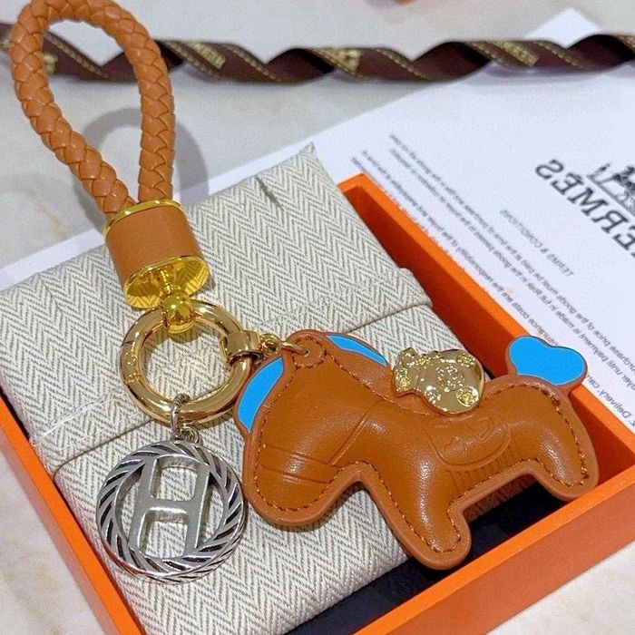 Elegancki brelok premium – pomarańczowy akcent