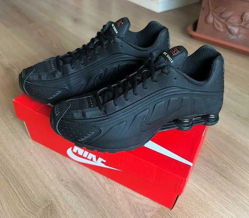 Nike Shox R4 Black Bright Crimson R.44