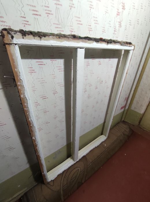 Балконні вікна та двері,дерев'яні.