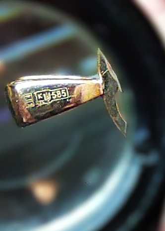 Золотий підвіс Сердечко з 3 цирконами 585 пр. Вага 0,79 гр. розм 15 мм