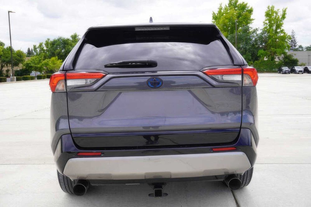 Toyota Rav4 Hybrid      2022