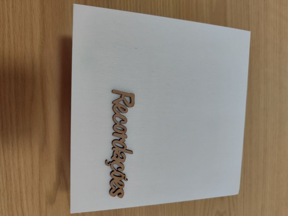 Caixa de lembranças bebé