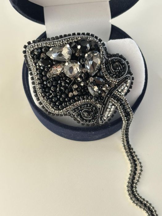 Брошка «Водолій»