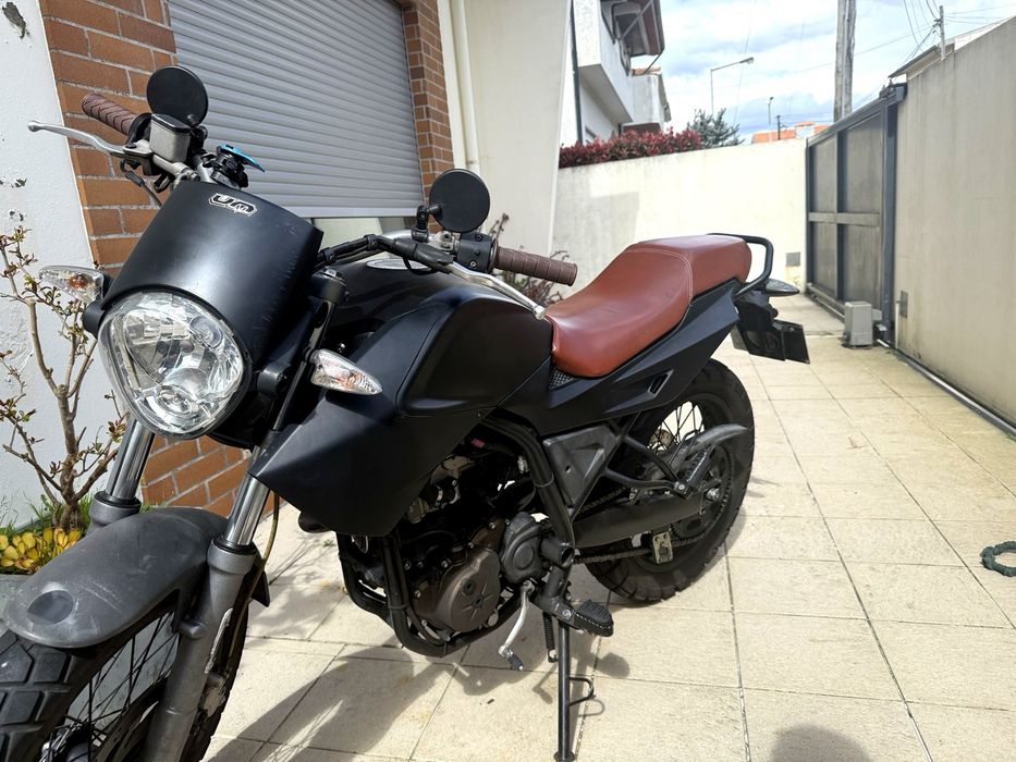 UM Scrambler 125cc | 15cv | Bom estado