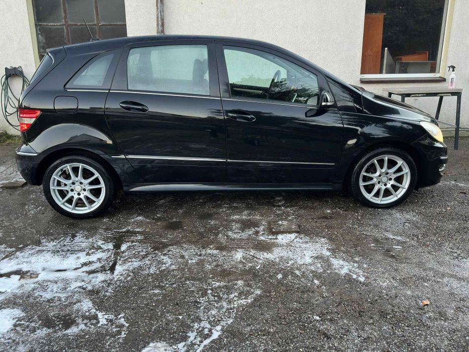 Sprzedam samochód zadbany i gotowy do jazdy