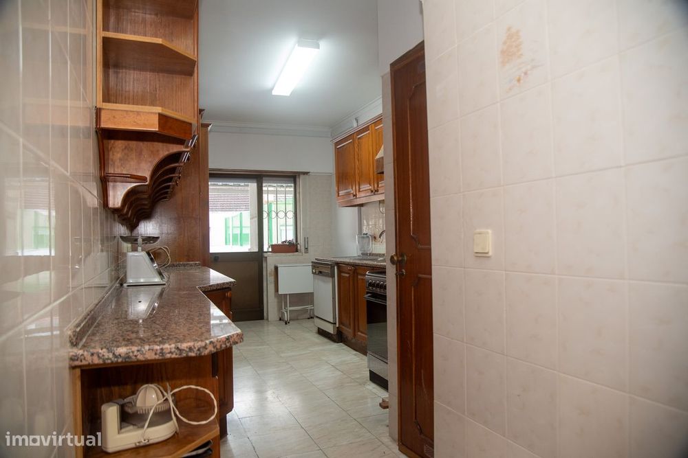 T2 com Terraço Grande, Garagem e Elevador