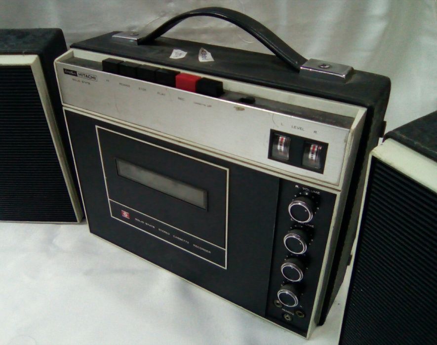 Hitachi Solid State Stereo Cassette Recorder c/ duas colunas