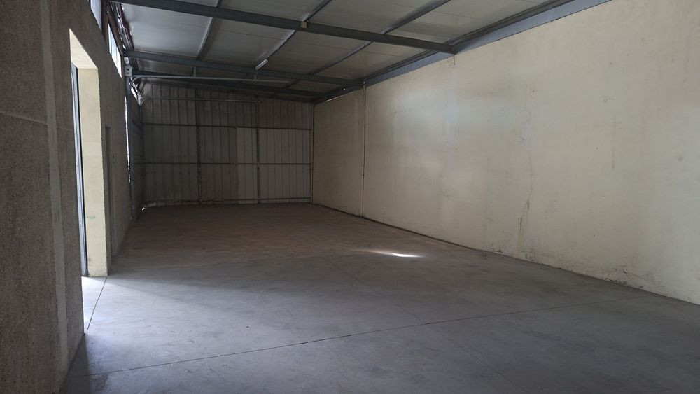 Armazém - Pavilhão Industrial //Esmeriz 500m2