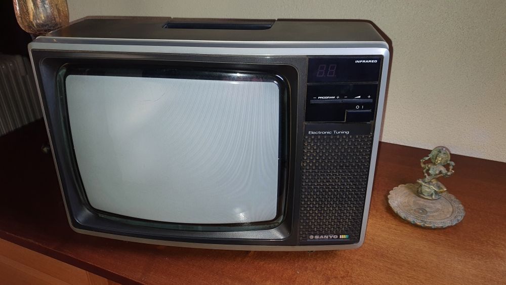 TV SANYO 38 cm - 16 canais