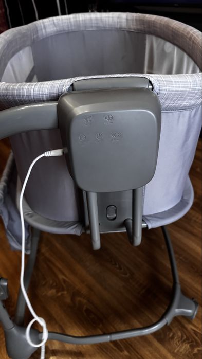 Ліжко-качалка, укачуючий центр