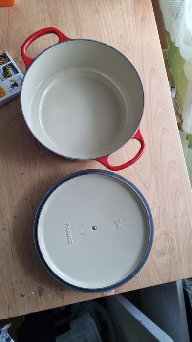 Garnek żeliwny emaliowany LE CREUSET 4.2 L.
