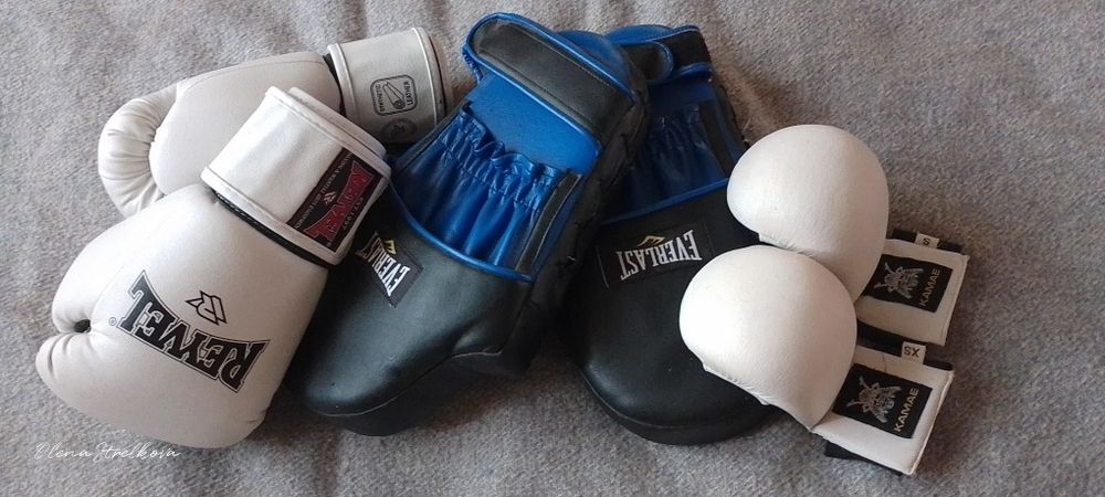 Набір спортивних аксесуарів для боксу ,карате