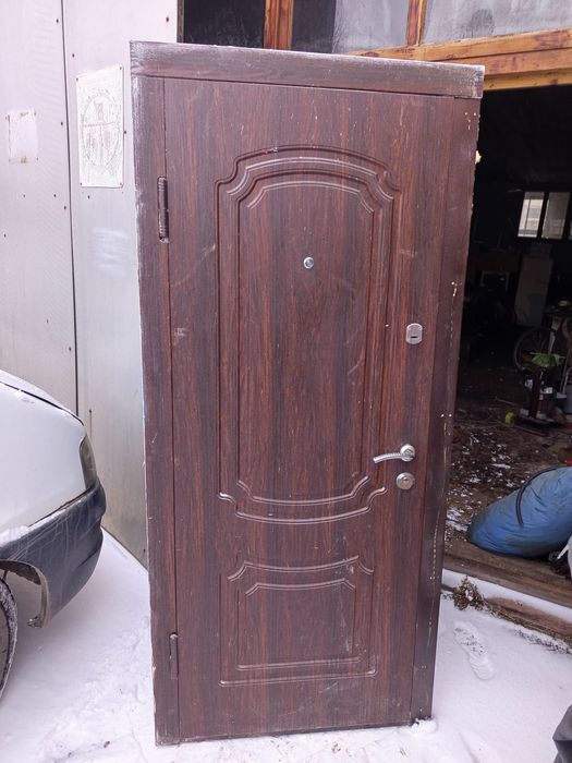 Двері вхідні б/у а доброму стані