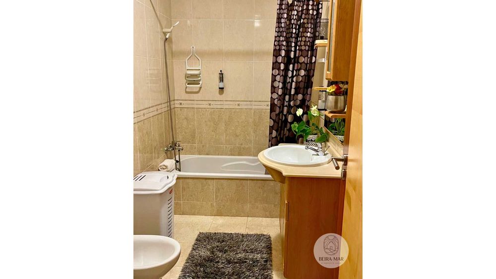 Casinha Sub-Vila T2 junto à PSP c/Lugar de Garagem