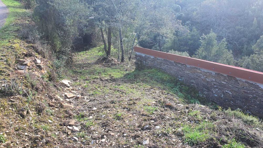 Quinta com ribeira, vistas para a serra – Monte Redondo