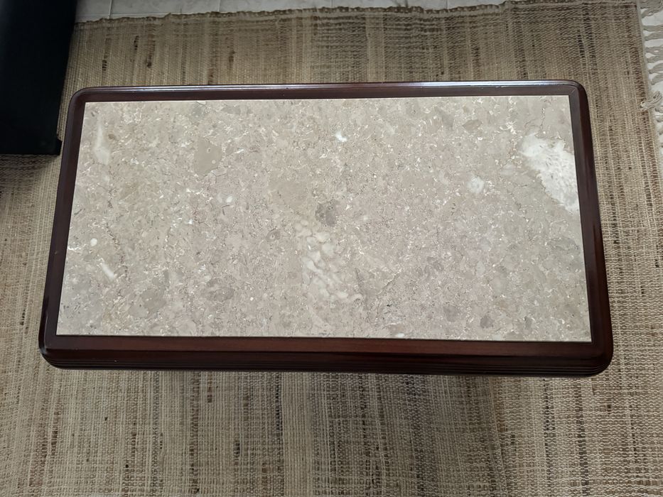 Mesa de centro em madeira e marmore