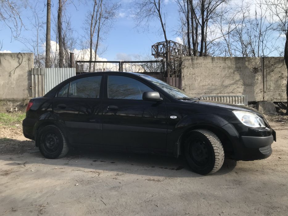 Продам Kia Rio седан 1.4 газ/бензин