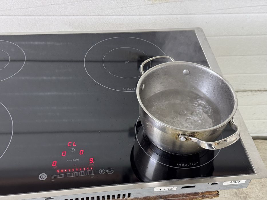 Індукційна варильна поверхня Teka 79 см, стан відмінний