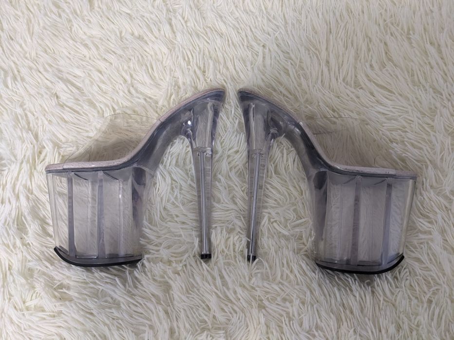 Стрипи для танців kilena, Pleaser