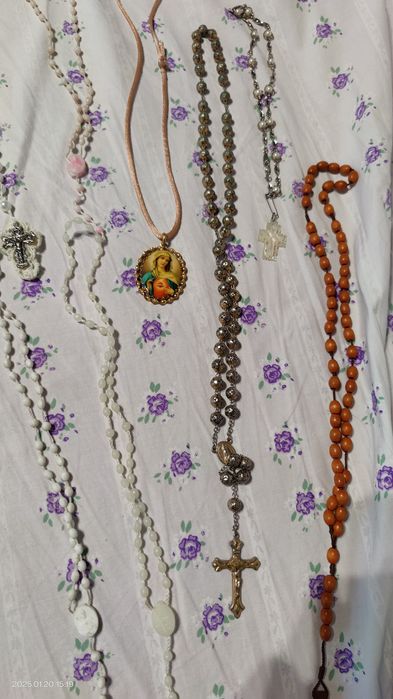 Crucifixos e relógios