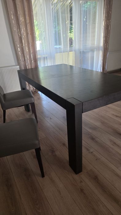 Stół i komplet 6 krzeseł bardzo dobry stan