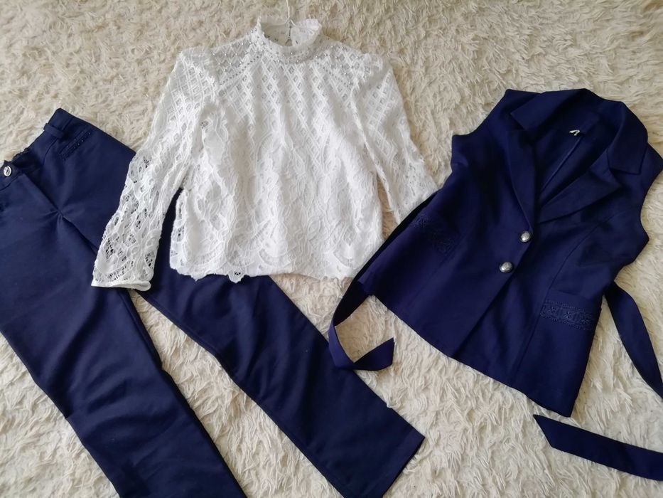 Шкільна форма для дівчинки