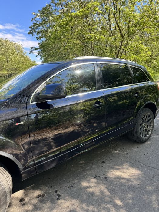 Audi q7 3.0 tdi 2012. 183км