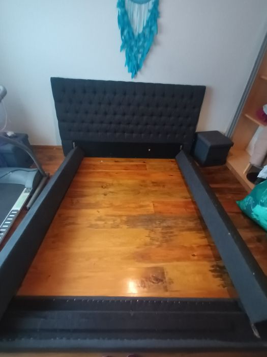 Cama de casal cinza