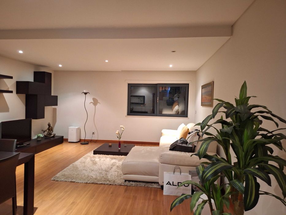 Vendo apartamento T1 na Urbanização Vila Chã / Amadora — Mina De Água, Lisboa