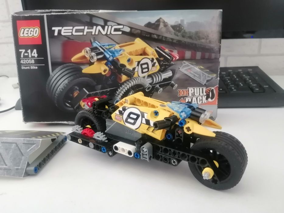 LEGO technic Stunt Bike