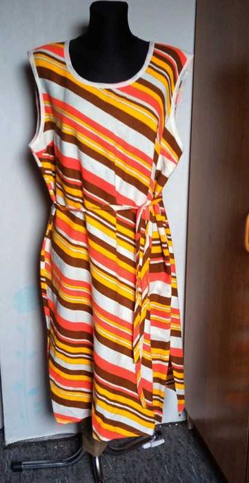 Sukienka w paski r. 50/52