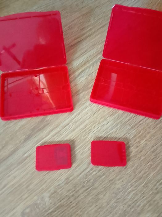 Nintendo switch z akcesoriami i kartą pamięci