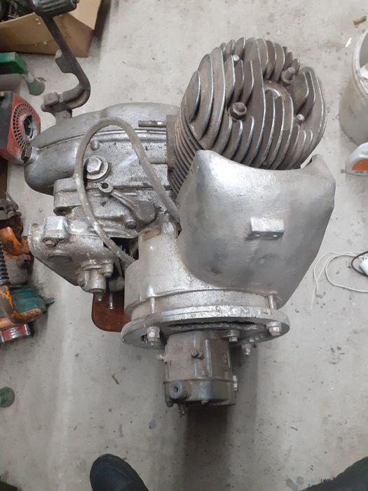 Двигун до моторолера муравій