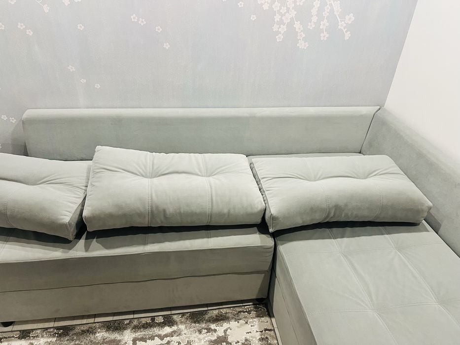 Продам прекрасний кутовий диван