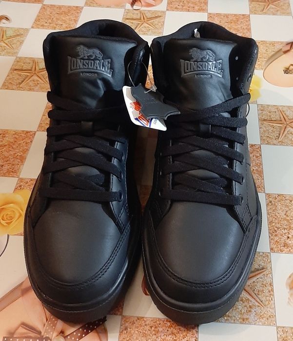 Кроссовки  кожанные  натуральная