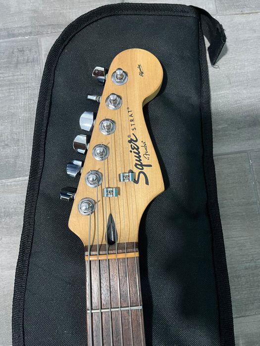 Guitarra Squier Affinity Stratocaster by Fender – Surf Green