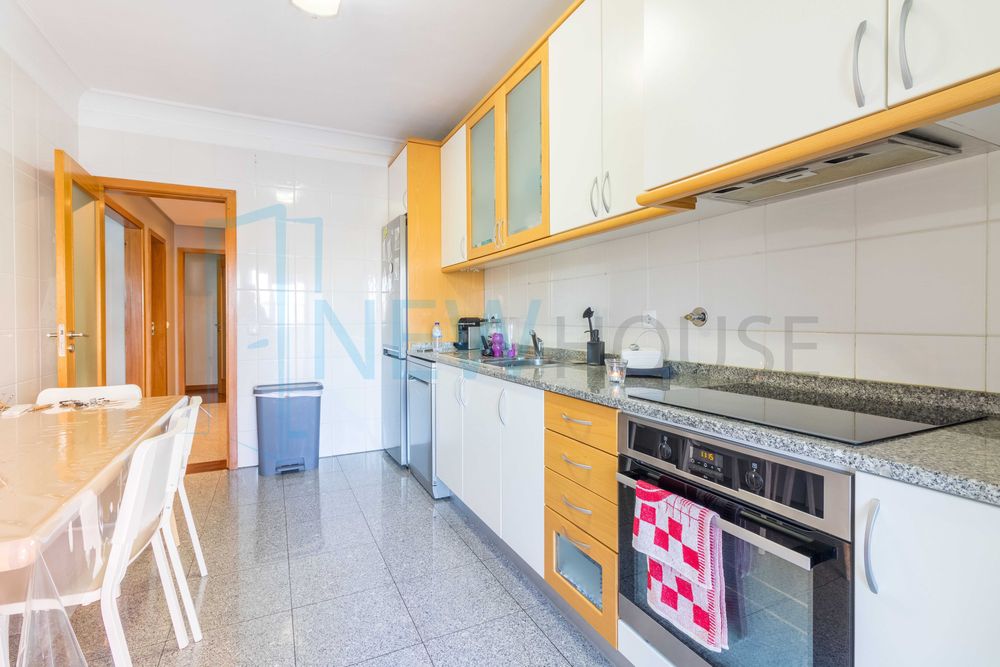 Quarto com casa de banho privada junto ao Metro de Fânzeres