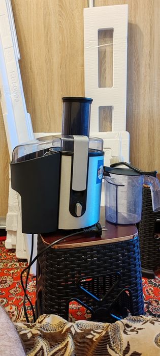 Продам б/у соковичавницю Philips HR 1861